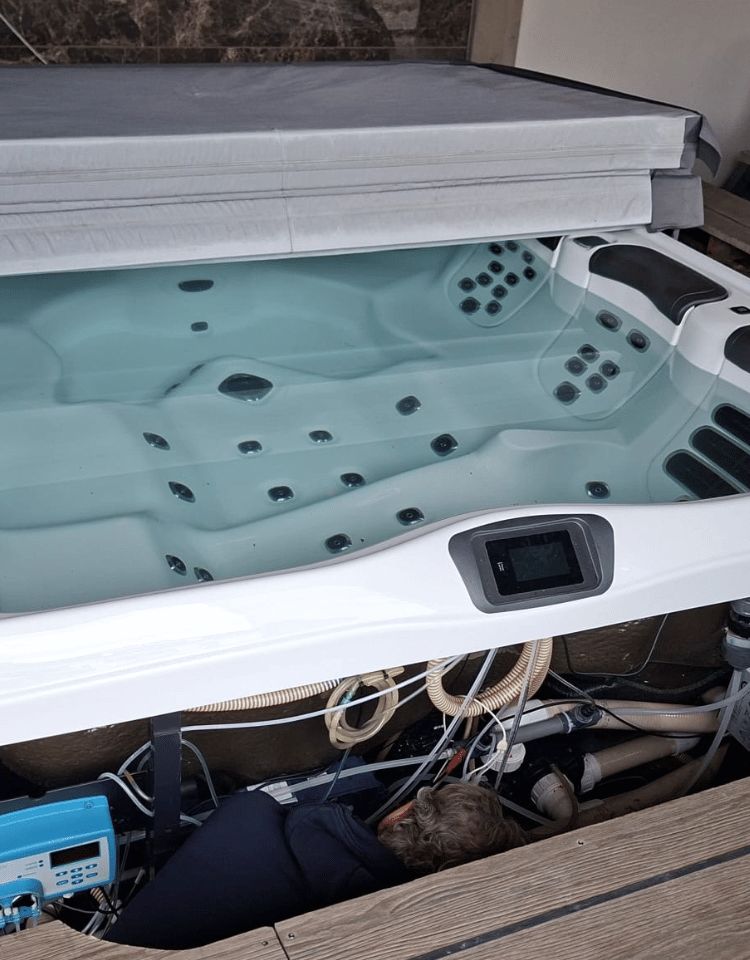 Jacuzzi en Spa service aan huis Jacuzzi en Spa service aan huis